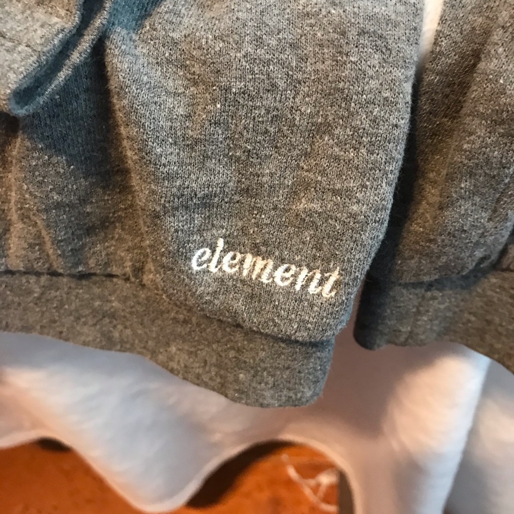 Element pull over sweat shirt size Medium